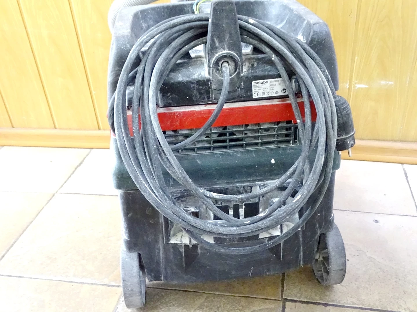 metabo-odkurzacz-uniwersalny-1400w-asr-25l-sc-maksymalna-moc-140000