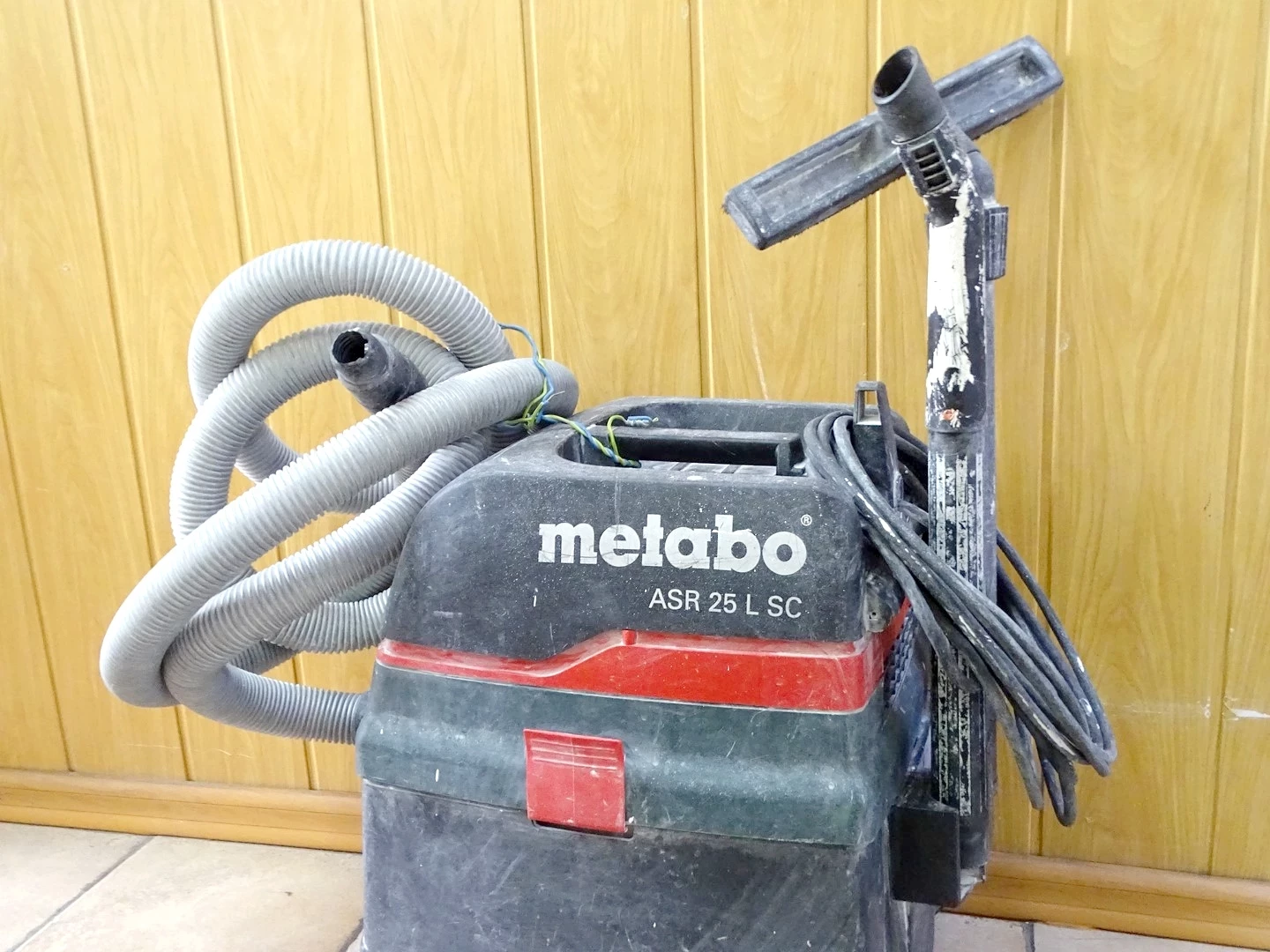 metabo-odkurzacz-uniwersalny-1400w-asr-25l-sc-stan-11323-2