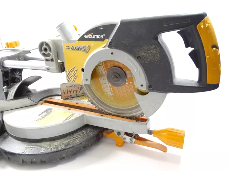 PIŁA UKOŚNICA EVOLUTION RAGE 3-DB 1600W 255MM