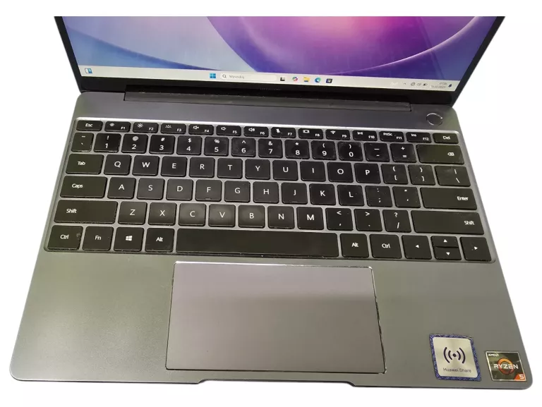 LAPTOP HUAWEI MATEBOOK 13 HN-W19R 13,3 " AMD RYZEN 5 8 GB / 512 GB