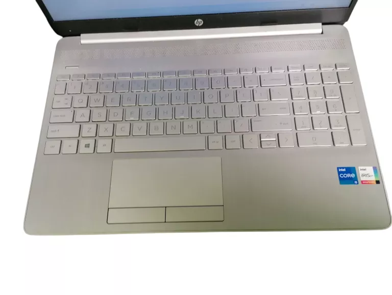 LAPTOP HP 15-DW3113NW 15,6" INTEL CORE I5 8\512GB FUTERAŁ