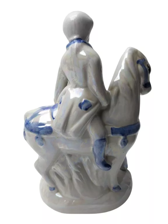 FIGURKA PORCELANOWA KOŃ I SZLACHIC