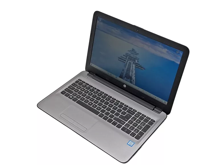 LAPTOP HP 15-AY152NW 15,6" I5-7200U 8/256GB SSD INTEL HD GRAPHICS 620