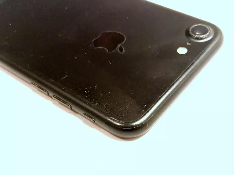 TELEFON IPHONE 7 128GB + ŁADOWARKA, BATERIA 100%