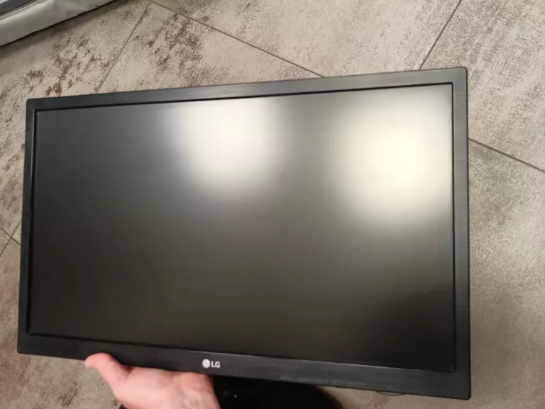 lg-22m38a-22-full-hd-monitor-led-idealny-do-biura-i-domu-zlacza-206734-4