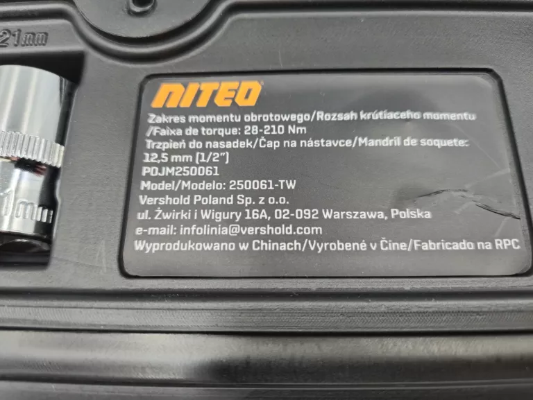 KLUCZ DYNAMOMETRYCZNY Z NASADKAMI NITEO