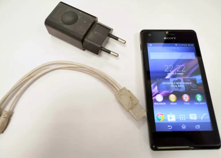 TELEFON SONY XPERIA C1905