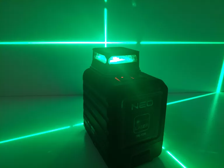 LASER KRZYŻOWY NEO TOOLS 75-109 WALIZKA