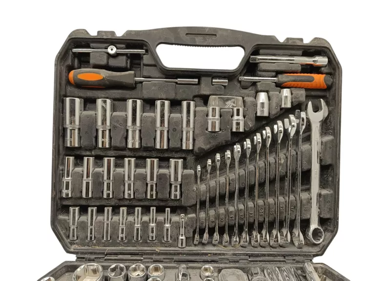ZESTAW KLUCZY NASADOWYCH NEO TOOLS 219 ELEMENTÓW WALIZCE