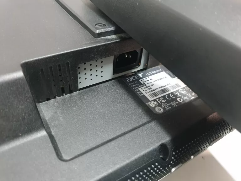 MONTOR ACER X191W + KABLE