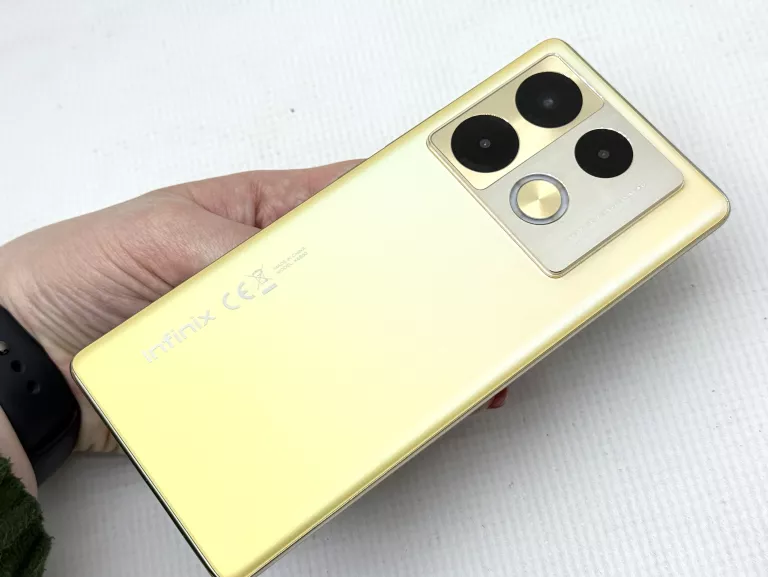TELEFON INFINIX NOTE 40 PRO KOMPLET D/S 256/12GB + DZ 01.04.25 MEDIA EXPER