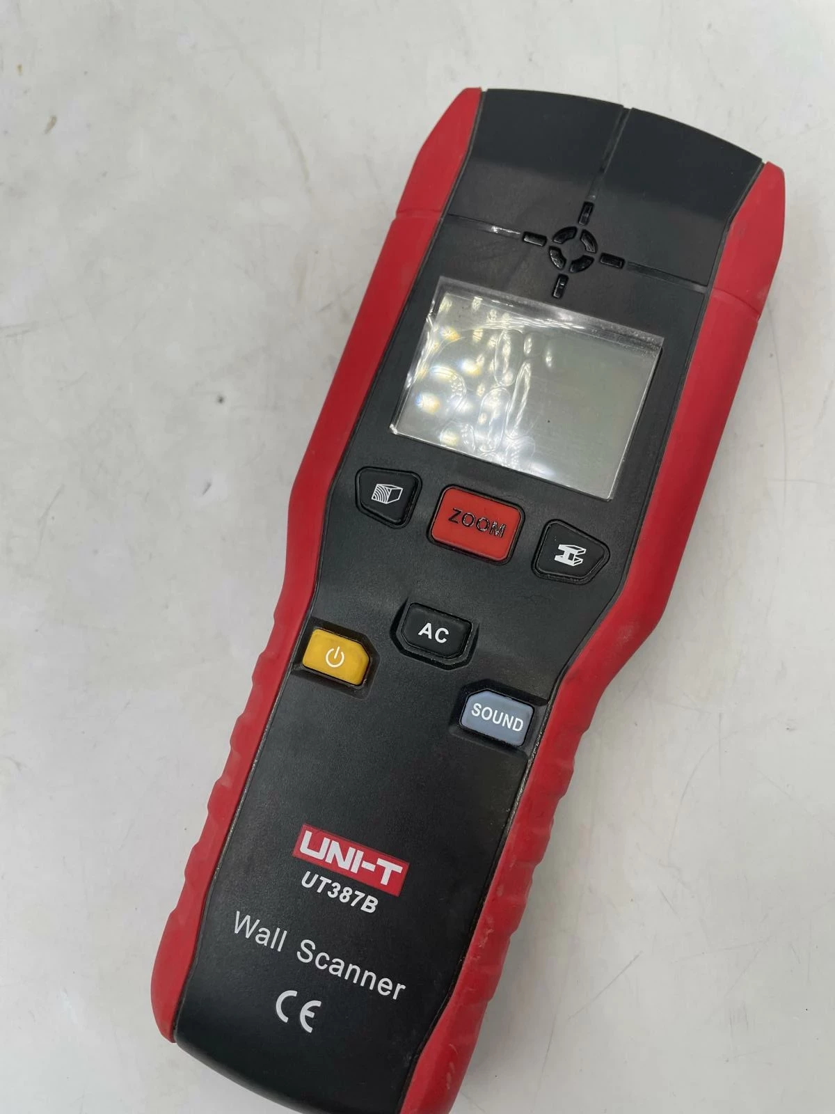 wykrywacz-metali-napiecia-i-drewna-uni-t-ut387b-etui-ean-gtin-5901890091060