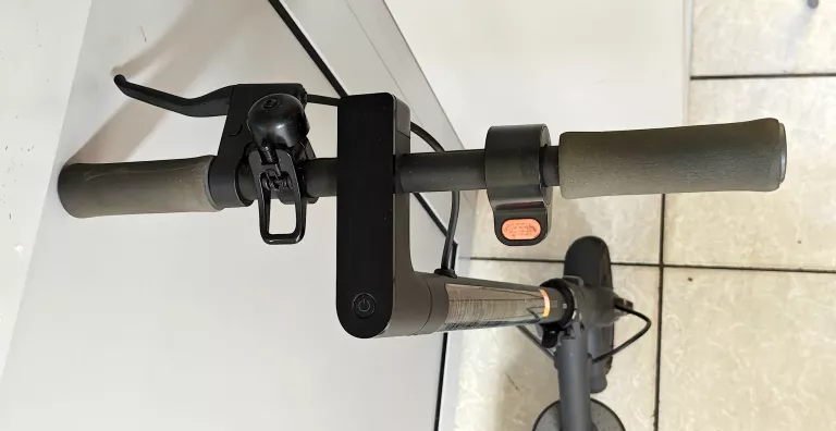 HULAJNOGA ELEKTRYCZNA XIAOMI MI SCOOTER ESSENTIAL (DDHBC08NEB) + ŁADOWARKA
