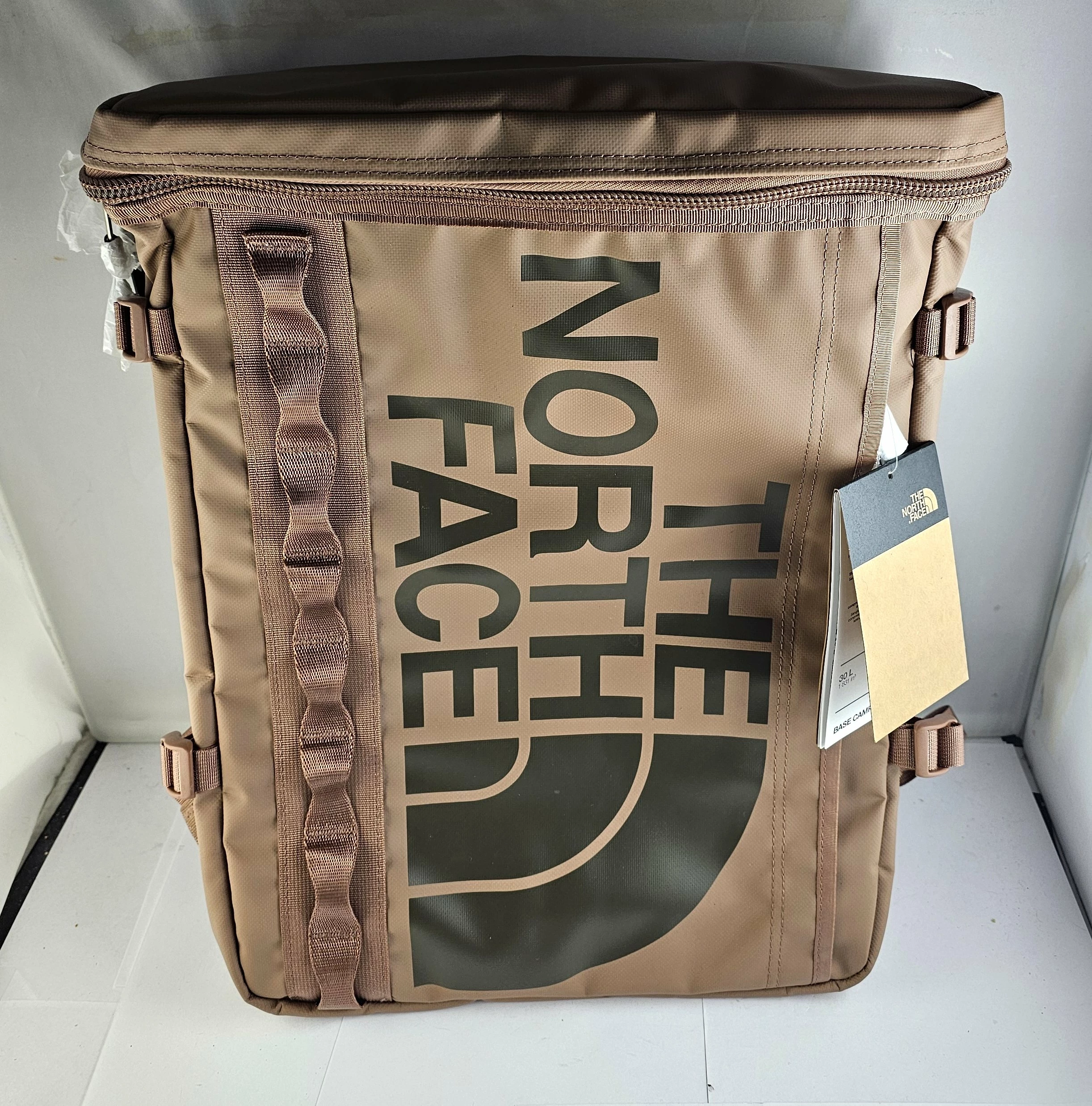 plecak-the-north-face-latte-smokey-fuse-box-30l-wyzwolenia-30-32-szczecin-rs