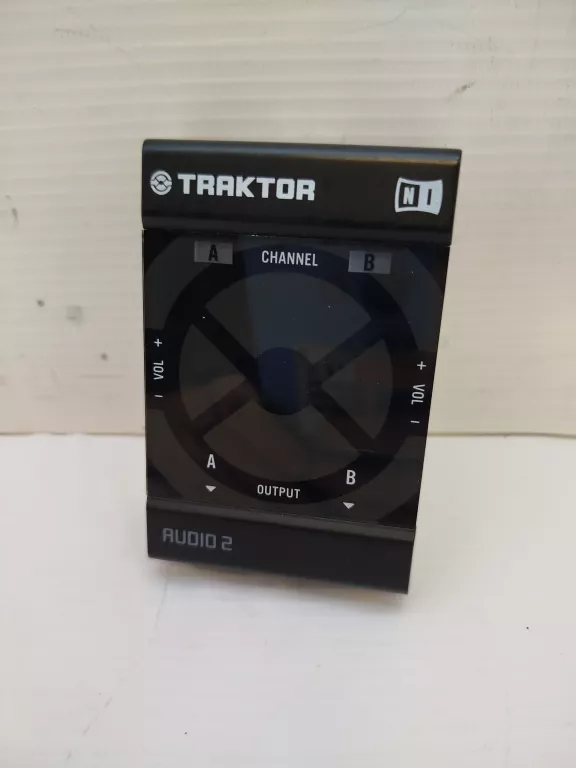 NATIVE INSTRUMENTS TRAKTOR AUDIO 2 [240620028]
