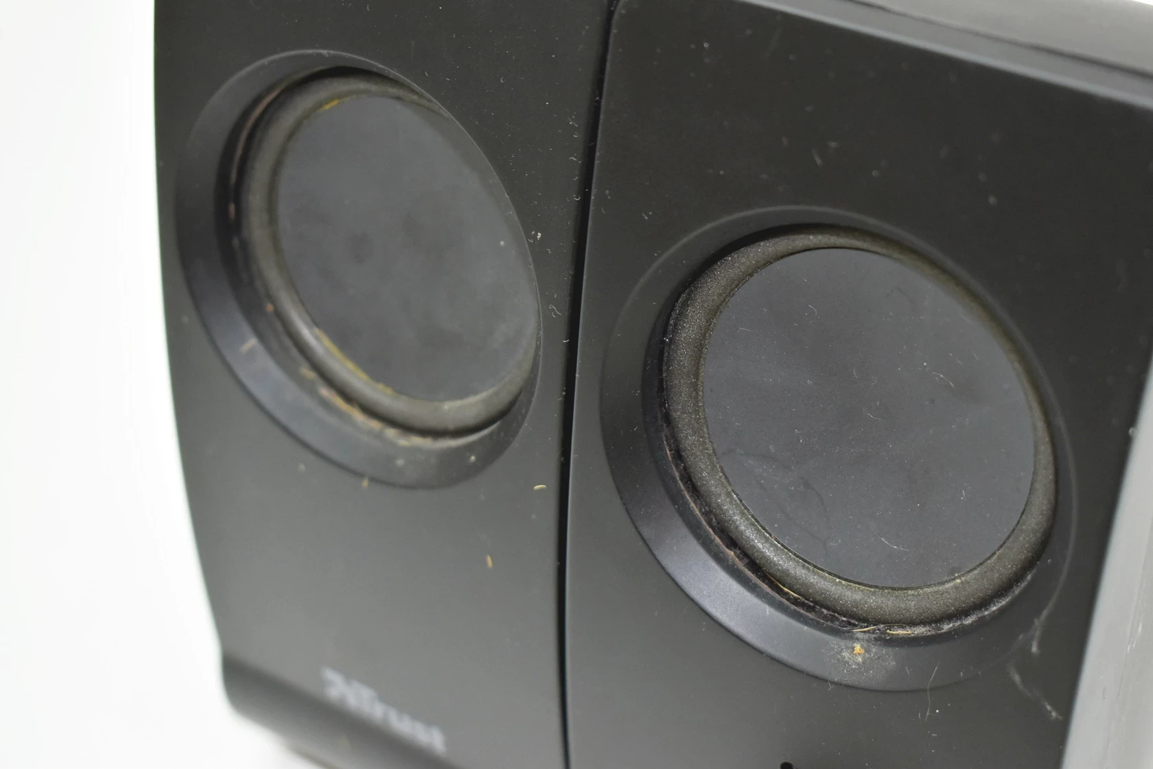 glosniki-trust-remo-20-speaker-set-stan-11323-2