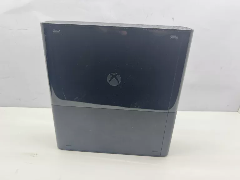 KONSOLA XBOX 360 E 500GB