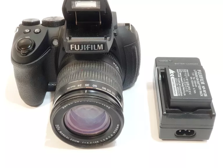APARAT FUJIFILM FINEPIX HS30 EXR + OBIEKTYW 24-720MM 30X
