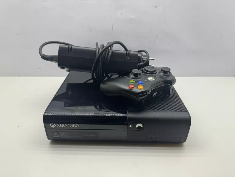 KONSOLA XBOX 360 E 500GB