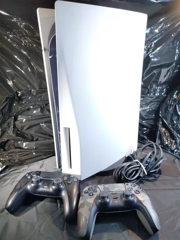 KONSOLA PS5 Z NAPĘDEM MODEL 184 + 2 PADY + OKABLOWANIE