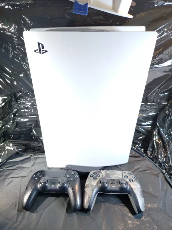 KONSOLA PS5 Z NAPĘDEM MODEL 184 + 2 PADY + OKABLOWANIE