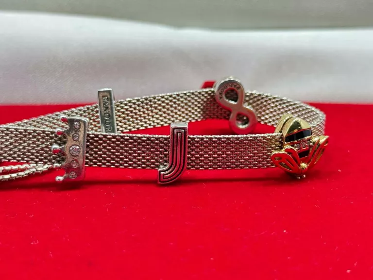 bransoletka-pandora-z-zawieszkami-marka-226434-1704211
