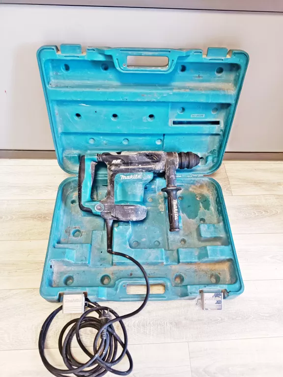 MŁOT UDAROWY SDS PLUS SIECIOWE MAKITA 4,9 J 850 W 230 V