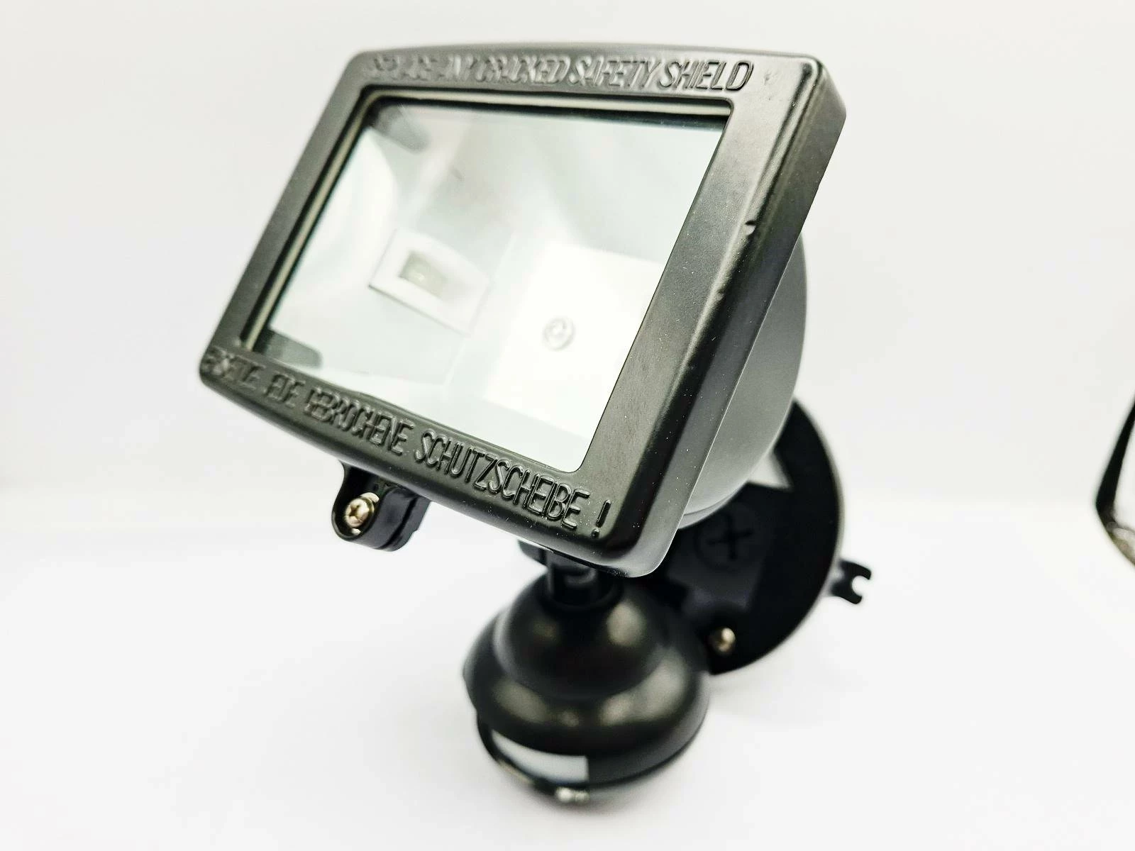 halogen-z-czujnikiem-ruchu-brilux-b-65-at-okazja-at-sredzka-28-wroclaw