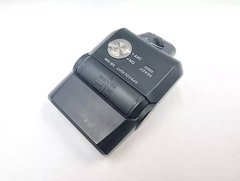 NIKON SPEEDLIGHT SB-300