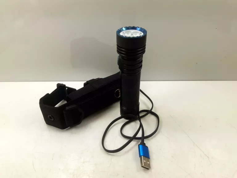 LATARKA EDC OLIGHT SEEKER 3 PRO BLACK - 4200 LUMENÓW AKUMULATOROWA