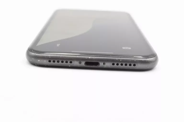 TELEFON IPHONE 11 64GB