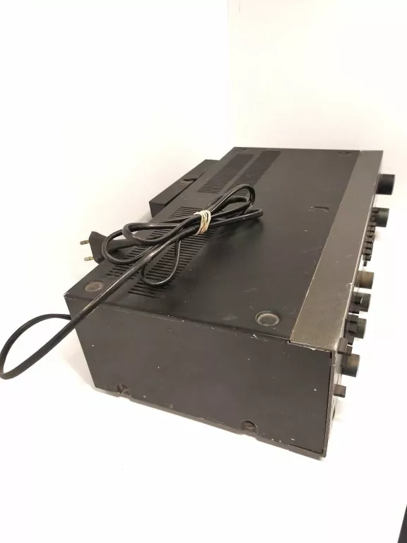 AMPLITUNER NIKKO R850