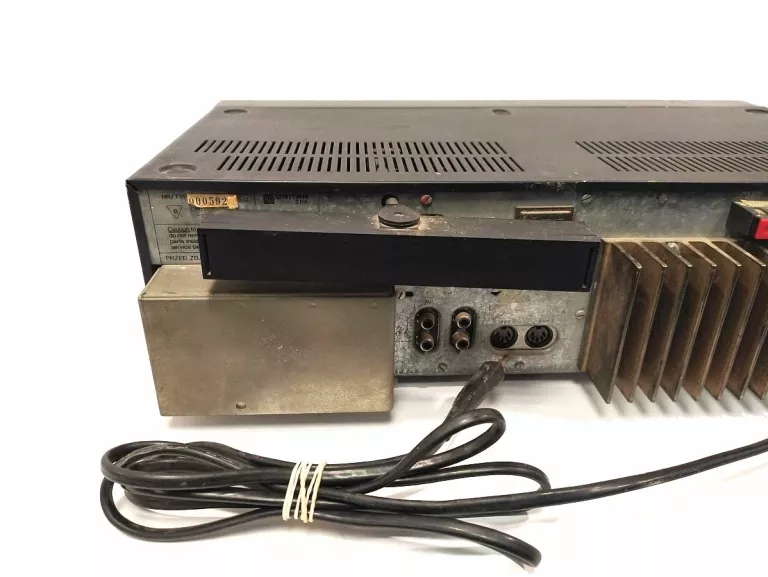 AMPLITUNER NIKKO R850
