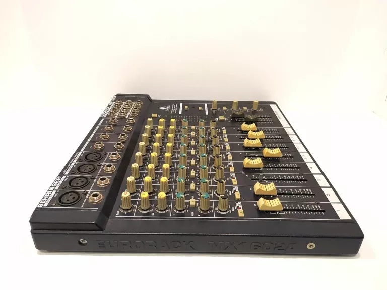 KONSOLA DJ BEHRINGER EURORACK MX1602A