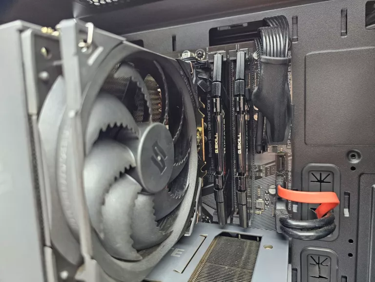 KOMPUTER STACJONARNY I5-12400F 16GB 2X500GB RTX3060 OKAZJA