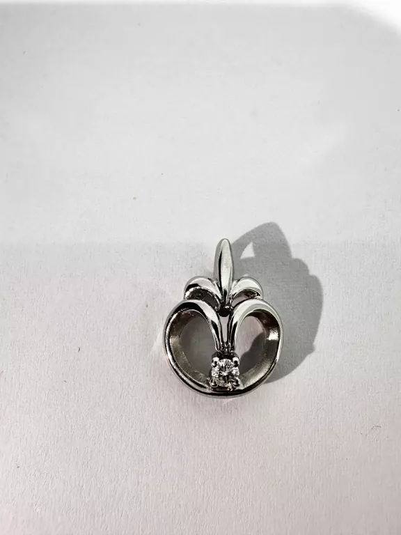 zawieszka-biale-zloto-137g585-material-15835-2