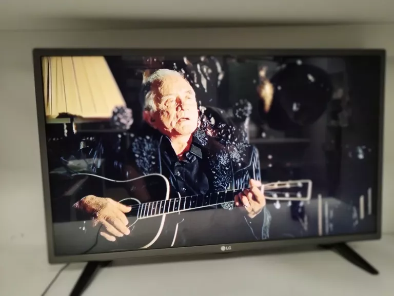 TV LG 32' 32LF510U + PILOT