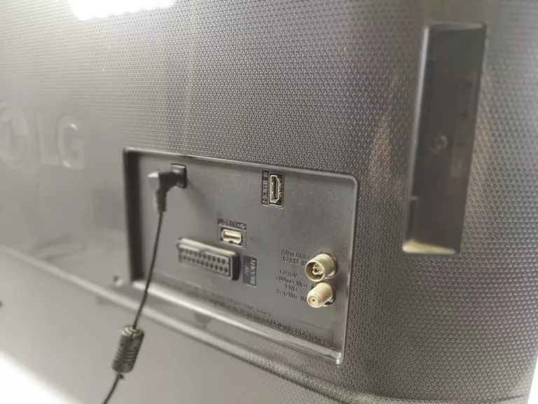 TV LG 32' 32LF510U + PILOT