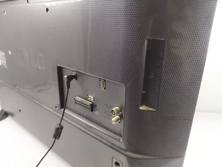 TV LG 32' 32LF510U + PILOT