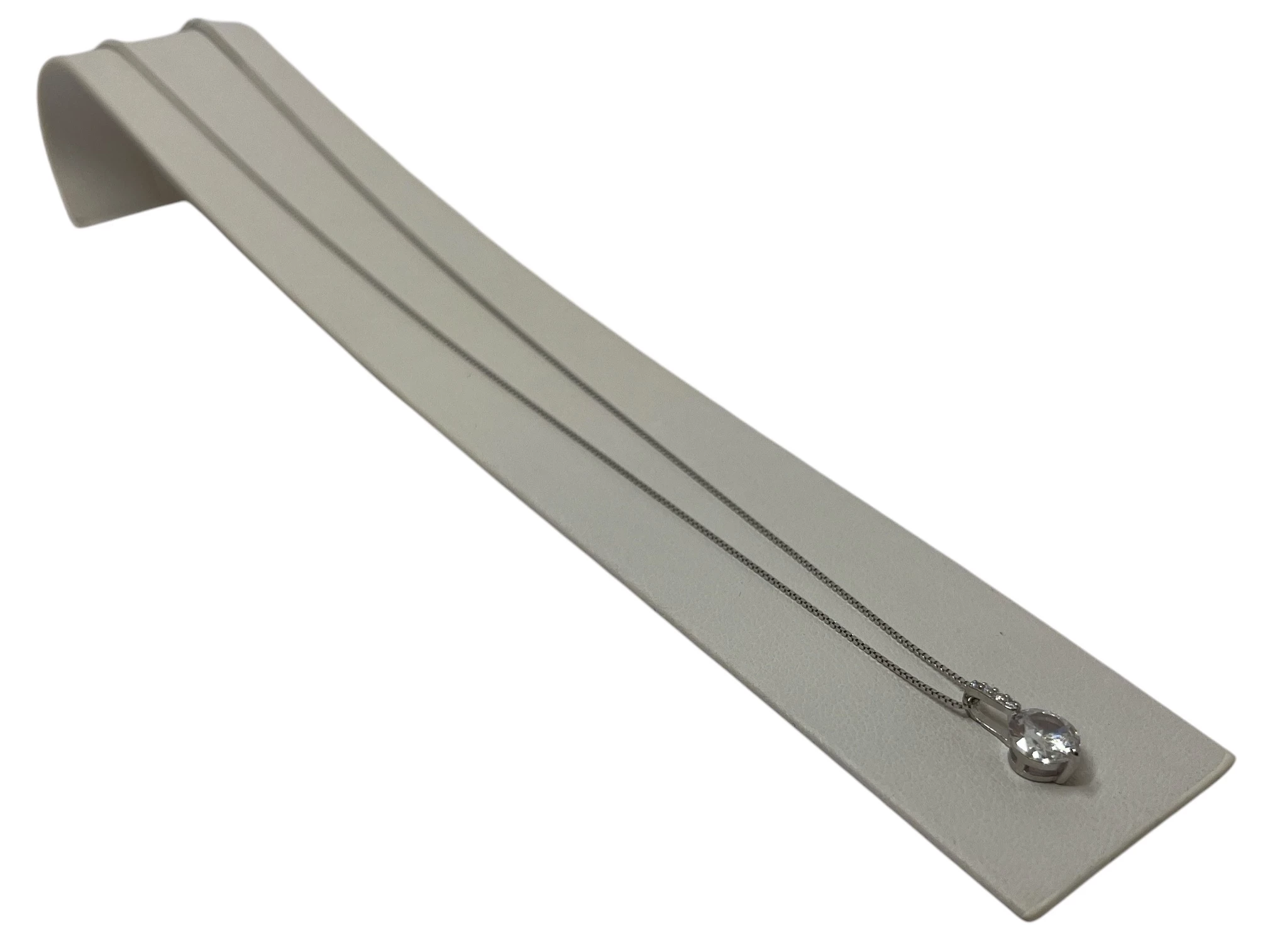 sliczny-delikatny-lancuszek-z-zawieszka-18gp92540-45cm-dlugosc-calkowita-45