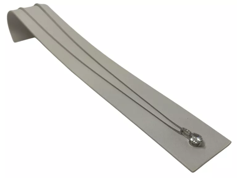 sliczny-delikatny-lancuszek-z-zawieszka-18gp92540-45cm-dlugosc-calkowita-45