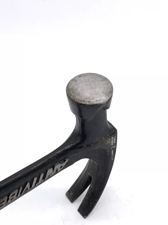 MŁOTEK ŚLUSARSKI STANLEY ANTIVIBE 727G