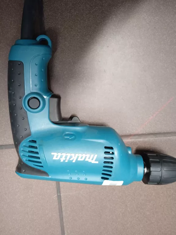 MAKITA WIERTARKA BEZUDAROWA 6413/2 450W 3000 OBR.