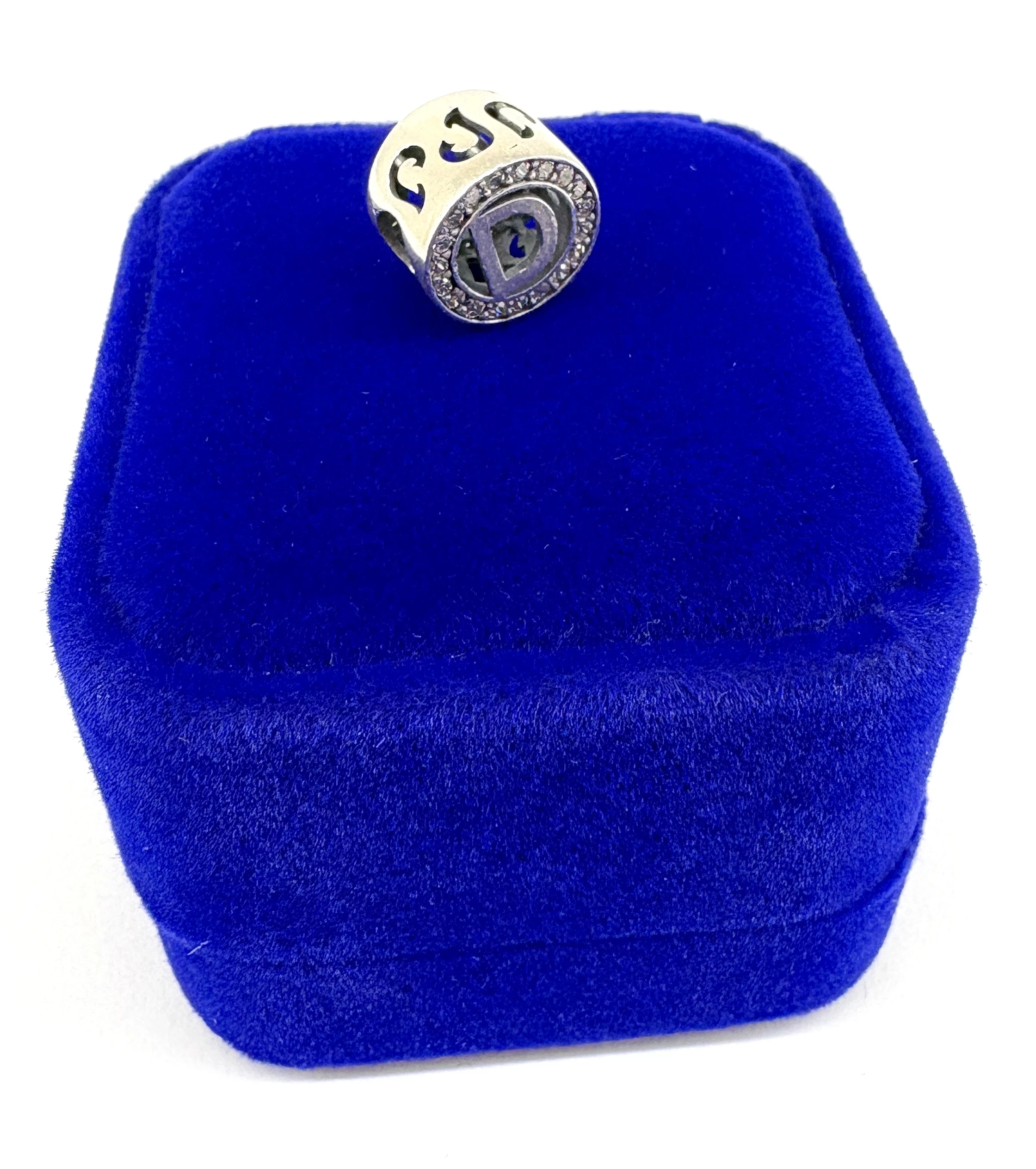 uroczy-srebrny-charms-p925-literka-d-kolor-dominujacy-205826-1081899