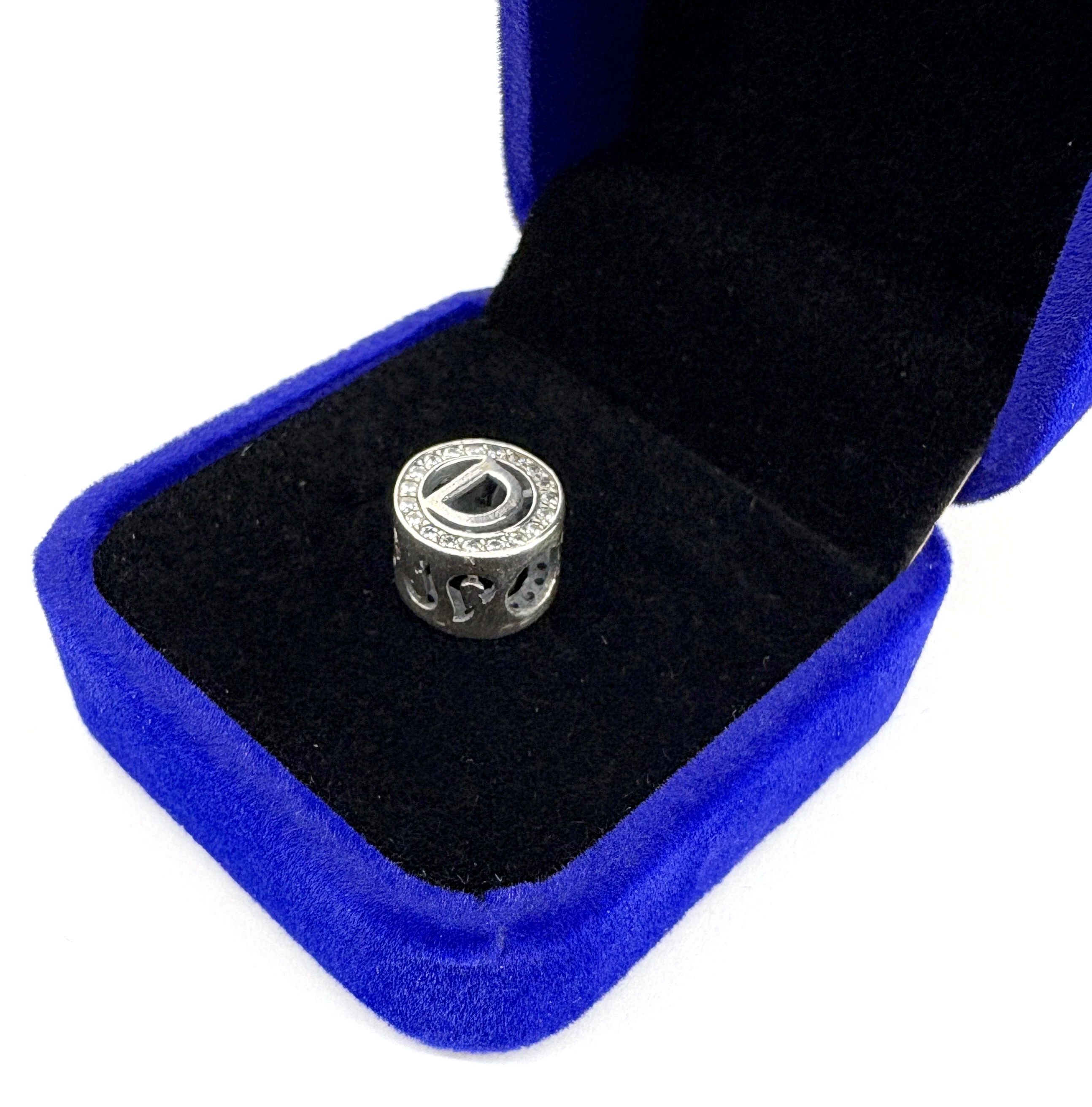 uroczy-srebrny-charms-p925-literka-d-pabianicka-7-belchatow-mk