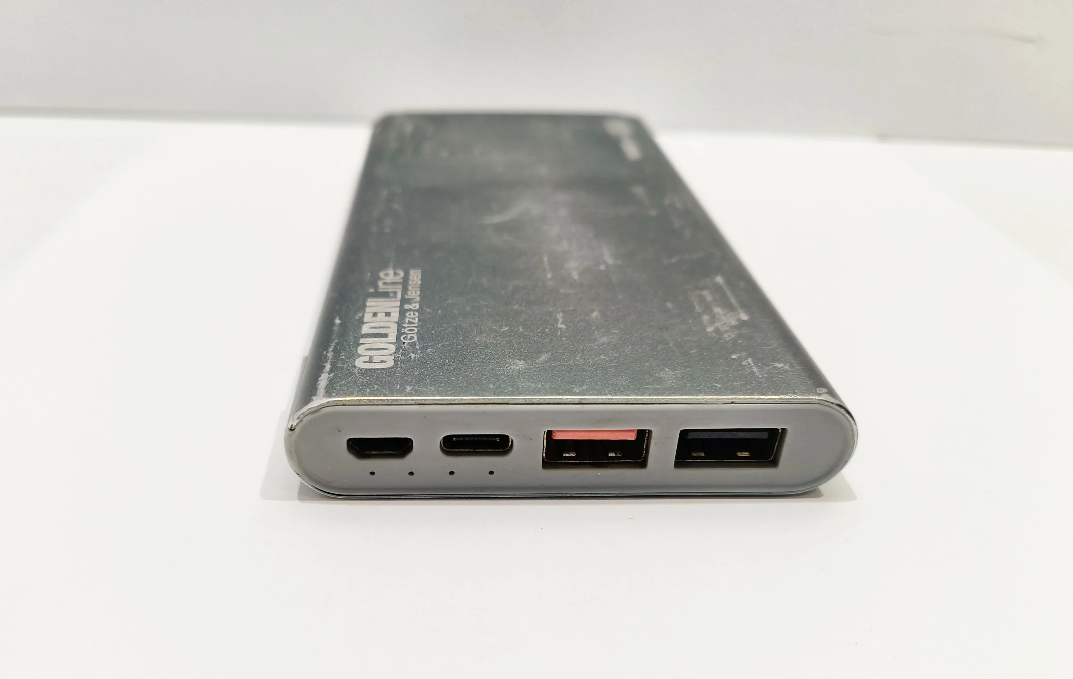 powerbank-goldenline-10000mah-pojemnosc-akumulatora-10000