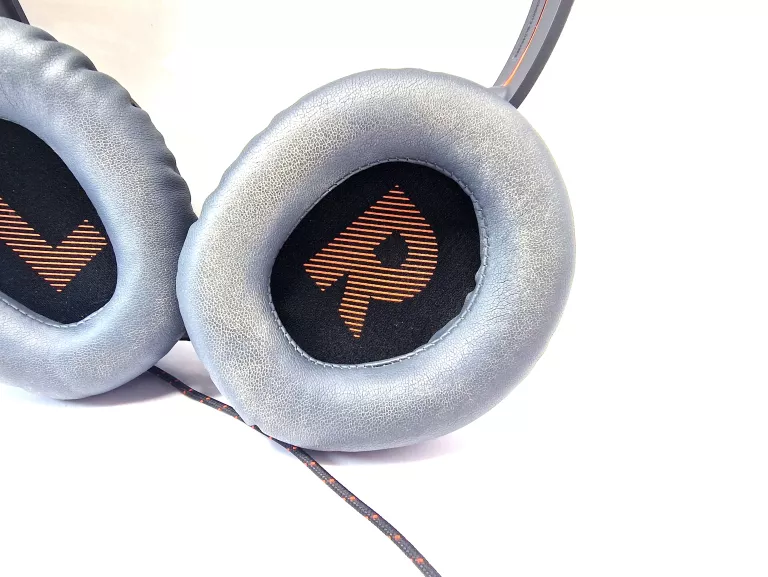 SŁUCHAWKI JBL QUANTUM 100