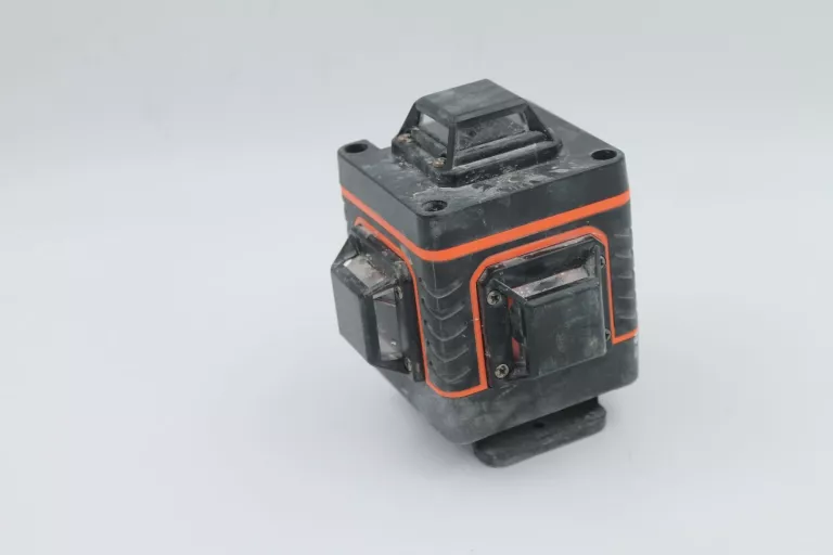 poziomica-laserowa-heckermann-16-linii-walizka-marka-248811-950468