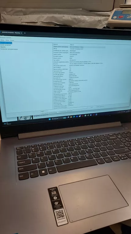 LAPTOP LENOVO 82 H9