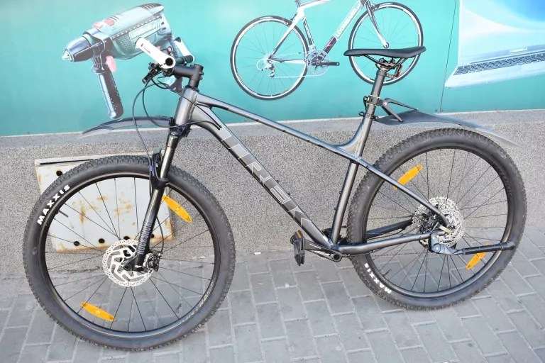 ROWER MTB TREK XCALIBER 8 (2024)